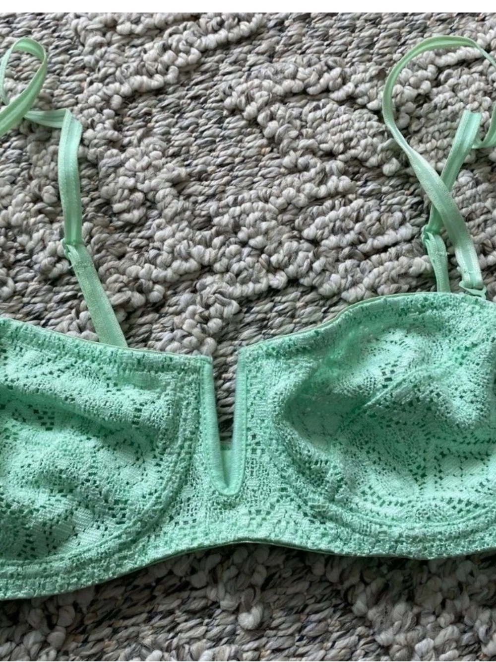 Free People Lace V-Plunge Bra in Mint Green Size Small- 006